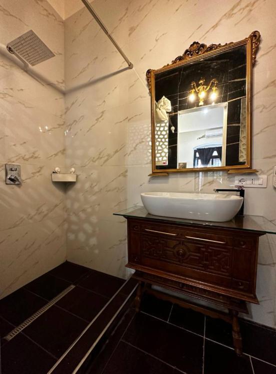 Enchanting Room In Bari Old Town Exterior photo